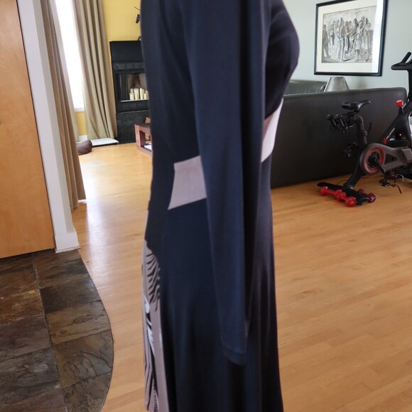 $425 ISSA London dress size US 6 black with beige abstract print 100% silk flare - Picture 9 of 14